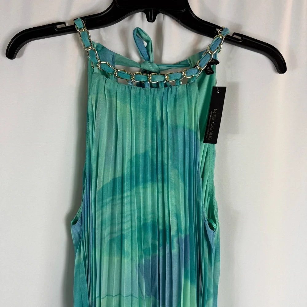 NWT Miss Avenue Vibrant  Green Maxi halter neck Dress size:M